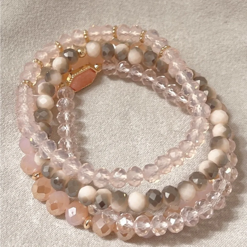 Set of 4 pieces‎ bracelets